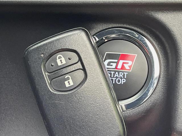 アクア G GRスポーツ・17インチパッケージ ナビ バックカメラ 寒冷地仕様 プリクラッシュセーフティ 禁煙車 ハーフレザーシート スマートキー LEDヘッド クルコン オートハイビーム オートライト オートエアコン 純正17インチアルミ(7枚目)