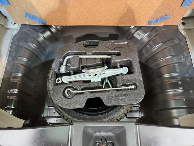 マーチ ボレロ ナビ バックカメラ 禁煙車 スマートキー LEDヘッド ETC オートライト オートエアコン CD アイドリングストップ 盗難防止システム 電動格納ミラー パワーウィンドウ パワーステアリング(48枚目)