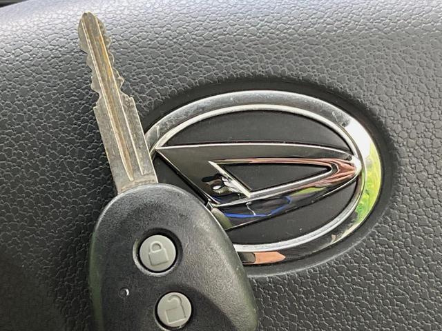 ムーヴ L SA スマートアシスト 禁煙車 ETC CD再生 AUX シートリフター 横滑り防止機能 ヘッドライトレベライザー プライバシーガラス ベンチシート パワーステアリング トラクションコントロール(7枚目)