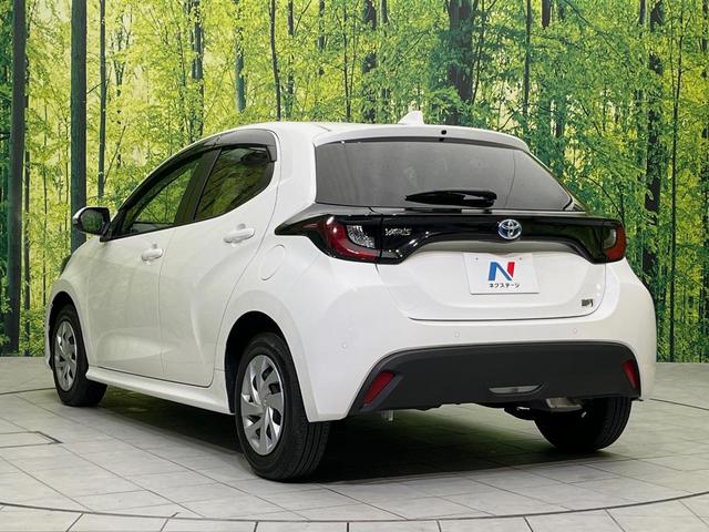 ヤリス ハイブリッドＸ　ナビ機能付きディスプレイオーディオ　ＡＣ１００Ｖ電源　セーフティセンス　レーダークルーズ　禁煙車　ドラレコ　コーナーセンサー　スマートキー　ＥＴＣ　オートハイビーム　車線逸脱警報　先行車発進お知らせ（25枚目）