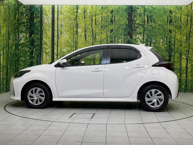 ヤリス ハイブリッドＸ　ナビ機能付きディスプレイオーディオ　ＡＣ１００Ｖ電源　セーフティセンス　レーダークルーズ　禁煙車　ドラレコ　コーナーセンサー　スマートキー　ＥＴＣ　オートハイビーム　車線逸脱警報　先行車発進お知らせ（26枚目）