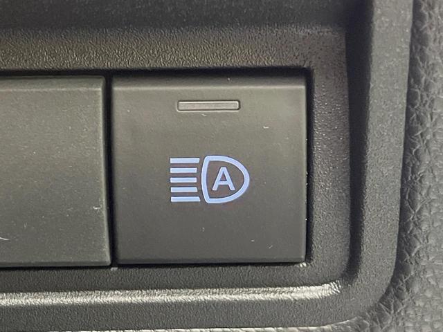 ヤリス ハイブリッドＸ　ナビ機能付きディスプレイオーディオ　ＡＣ１００Ｖ電源　セーフティセンス　レーダークルーズ　禁煙車　ドラレコ　コーナーセンサー　スマートキー　ＥＴＣ　オートハイビーム　車線逸脱警報　先行車発進お知らせ（34枚目）