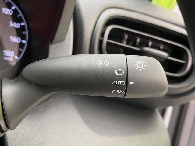 ヤリス ハイブリッドＸ　ナビ機能付きディスプレイオーディオ　ＡＣ１００Ｖ電源　セーフティセンス　レーダークルーズ　禁煙車　ドラレコ　コーナーセンサー　スマートキー　ＥＴＣ　オートハイビーム　車線逸脱警報　先行車発進お知らせ（48枚目）