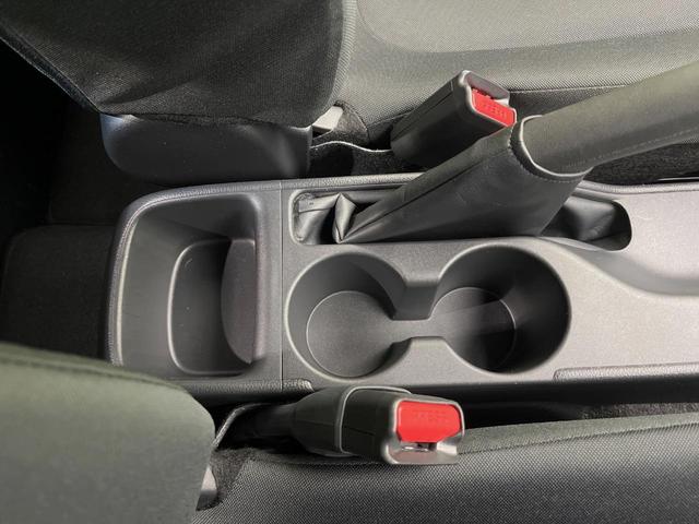 ヤリス ハイブリッドＸ　ナビ機能付きディスプレイオーディオ　ＡＣ１００Ｖ電源　セーフティセンス　レーダークルーズ　禁煙車　ドラレコ　コーナーセンサー　スマートキー　ＥＴＣ　オートハイビーム　車線逸脱警報　先行車発進お知らせ（61枚目）