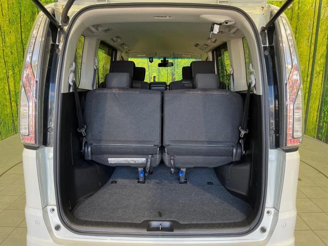 普段のお買い物や通勤、送迎等に十分な荷室スペースを確保しております。セカンドシートを倒すと、大きな荷物の積載も可能です♪