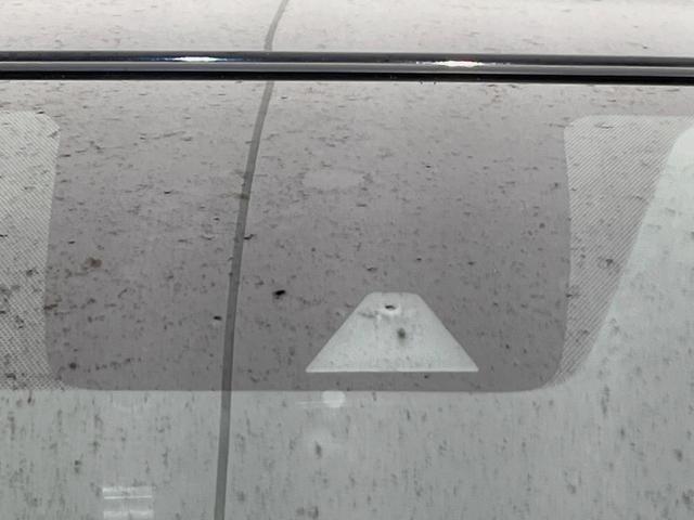 ノート ｅ－パワー　Ｘ　全周囲カメラ　衝突軽減　禁煙車　クリアランスソナー　スマートキー　オートハイビーム　デジタルインナーミラー　車線逸脱警報　踏み間違い防止　オートライト　オートエアコン　Ｂｌｕｅｔｏｏｔｈ　ＣＤ／ＤＶＤ（5枚目）