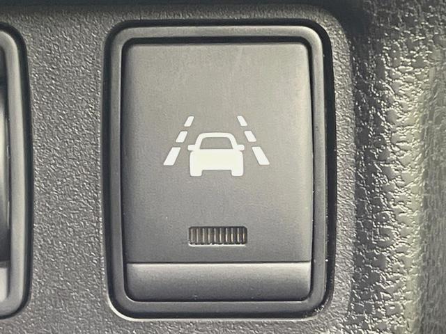 ノート ｅ－パワー　Ｘ　全周囲カメラ　衝突軽減　禁煙車　クリアランスソナー　スマートキー　オートハイビーム　デジタルインナーミラー　車線逸脱警報　踏み間違い防止　オートライト　オートエアコン　Ｂｌｕｅｔｏｏｔｈ　ＣＤ／ＤＶＤ（36枚目）