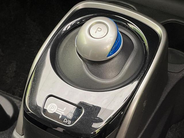 ノート ｅ－パワー　Ｘ　全周囲カメラ　衝突軽減　禁煙車　クリアランスソナー　スマートキー　オートハイビーム　デジタルインナーミラー　車線逸脱警報　踏み間違い防止　オートライト　オートエアコン　Ｂｌｕｅｔｏｏｔｈ　ＣＤ／ＤＶＤ（42枚目）