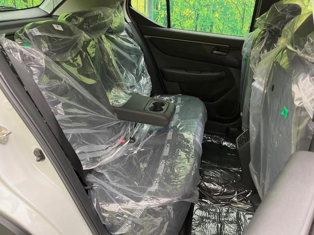 WR-V Z 登録済未使用車 ホンダセンシング レーダークルーズ ハーフレザーシート スマートキー LEDヘッド オートハイビーム 車線逸脱警報 誤発進抑制機能 オートライト オートエアコン 純正17インチAW(9枚目)