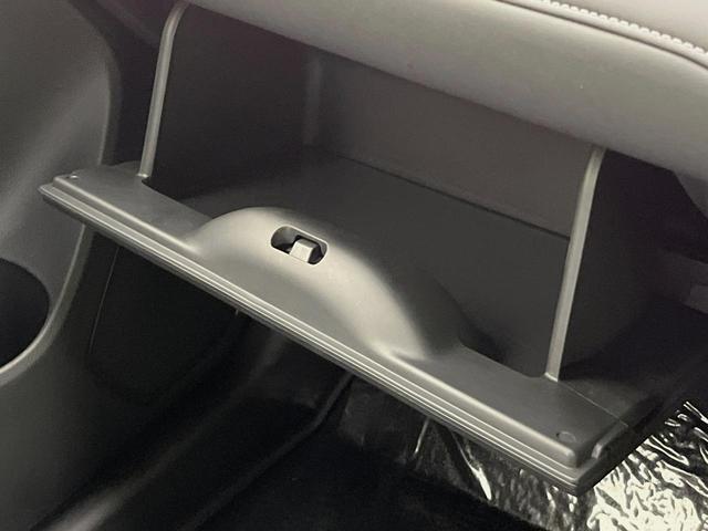 WR-V Z 登録済未使用車 ホンダセンシング レーダークルーズ ハーフレザーシート スマートキー LEDヘッド オートハイビーム 車線逸脱警報 誤発進抑制機能 オートライト オートエアコン 純正17インチAW(44枚目)