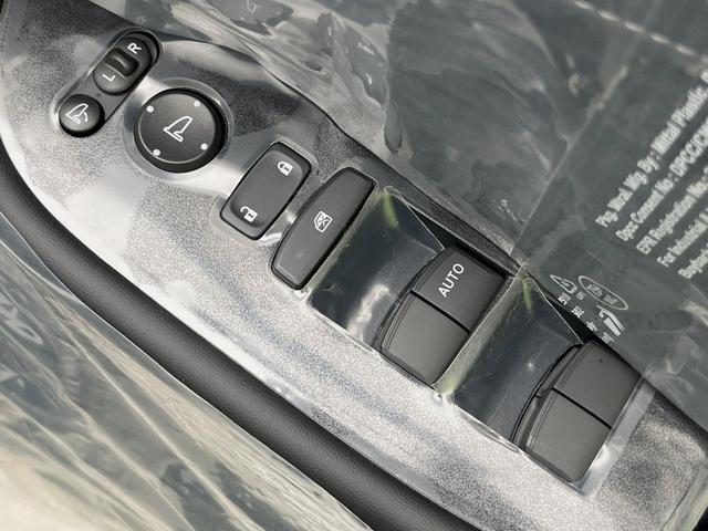 WR-V Z 登録済未使用車 ホンダセンシング レーダークルーズ ハーフレザーシート スマートキー LEDヘッド オートハイビーム 車線逸脱警報 誤発進抑制機能 オートライト オートエアコン 純正17インチAW(46枚目)