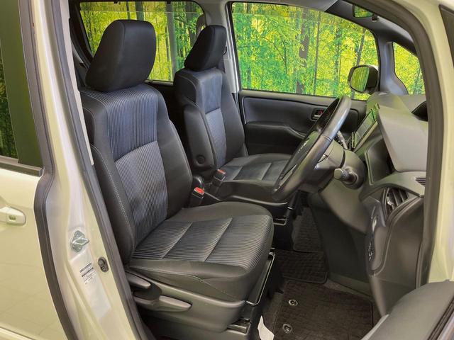ヴォクシー ＺＳ　両側電動ドア　純正９型ナビ　後席モニター　バックカメラ　セーフティセンス　禁煙車　ドラレコ　スマートキー　ＬＥＤヘッド　ナビ連動ＥＴＣ　車線逸脱警報　純正１６インチＡＷ　オートライト　オートハイビーム（8枚目）