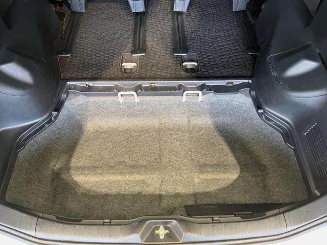 ヴォクシー ＺＳ　両側電動ドア　純正９型ナビ　後席モニター　バックカメラ　セーフティセンス　禁煙車　ドラレコ　スマートキー　ＬＥＤヘッド　ナビ連動ＥＴＣ　車線逸脱警報　純正１６インチＡＷ　オートライト　オートハイビーム（49枚目）