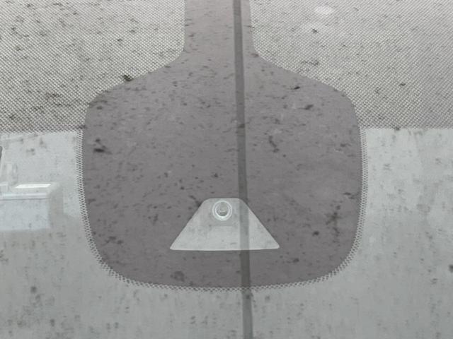 セレナ ハイウェイスターＶ　両側電動ドア　全周囲カメラ　衝突被害軽減システム　プロパイロット　禁煙車　ドラレコ　コーナーセンサー　スマートキー　ＬＥＤヘッド　ナビ連動ＥＴＣ　車線逸脱警報　踏み間違い防止　オートライト　フルセグ（6枚目）