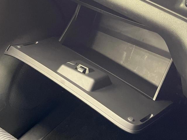 セレナ ハイウェイスターＶ　両側電動ドア　全周囲カメラ　衝突被害軽減システム　プロパイロット　禁煙車　ドラレコ　コーナーセンサー　スマートキー　ＬＥＤヘッド　ナビ連動ＥＴＣ　車線逸脱警報　踏み間違い防止　オートライト　フルセグ（51枚目）