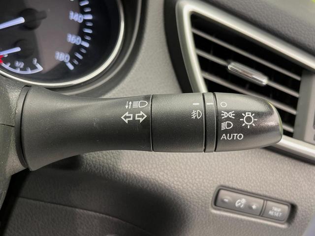 エクストレイル 20X エマージェンシーブレーキパッケージ 4WD 純正SDナビ 全周囲カメラ 衝突被害軽減システム 禁煙車 シートヒーター スマートキー LEDヘッド ビルトインETC クルコン 車線逸脱警報 踏み間違い防止 オートライト デュアルエアコン(60枚目)