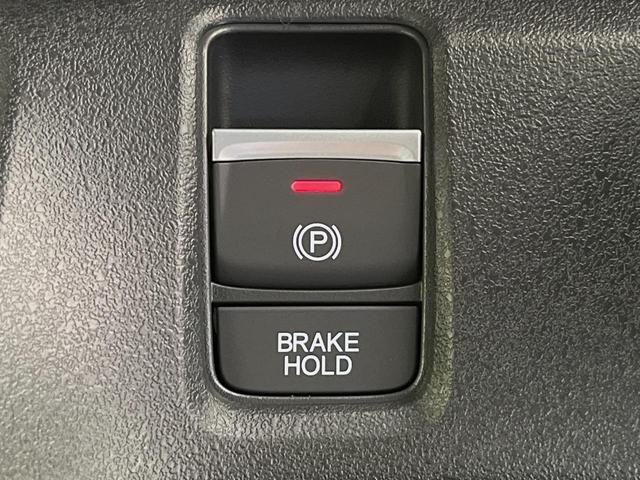 Ｎ－ＢＯＸカスタム ベースグレード　届出済未使用車　両側電動ドア　衝突軽減装置　アダプティブクルーズ　シートヒーター　コーナーセンサー　スマートキー　ＬＥＤヘッドライト　オートハイビーム　車線逸脱警報　誤発進抑制機能　純正１４インチＡＷ（35枚目）