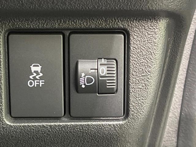 N-BOXカスタム ベースグレード 届出済未使用車 電動スライドドア 衝突軽減装置 アダプティブクルーズ シートヒーター コーナーセンサー スマートキー LEDヘッド オートハイビーム 車線逸脱警報 誤発進抑制機能 純正14インチAW(34枚目)