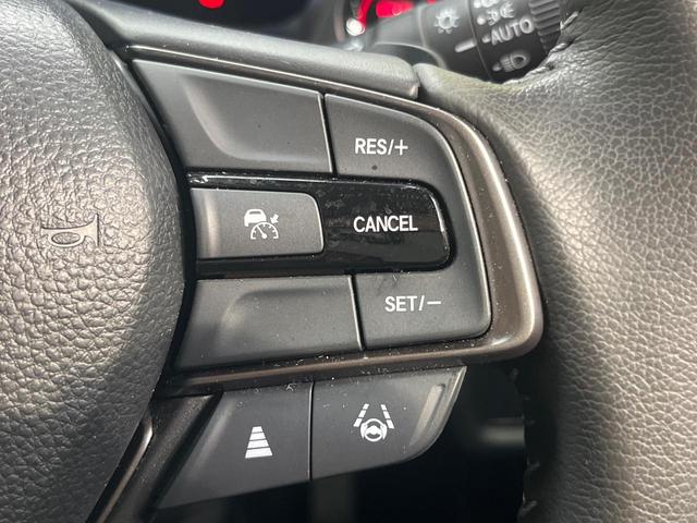 ＷＲ－Ｖ Ｚ＋　ディスプレイオディオ　バックカメラ　衝突被害軽減システム　レーダークルーズ　禁煙車　ハーフレザーシート　コーナーセンサー　スマートキー　ＬＥＤヘッド　ＥＴＣ　オートハイビーム　車線逸脱警報（5枚目）