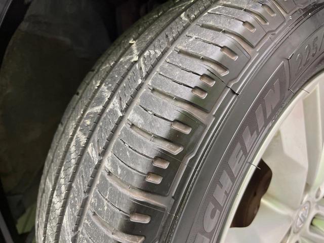 エクストレイル 20X 4WD 純正HDDナビ バックカメラ 禁煙車 全席シートヒーター スマートキー HIDヘッド ルーフレール ETC 純正17インチアルミ オートライト オートエアコン Bluetooth再生 CD再生(29枚目)