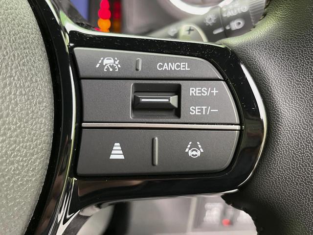 Ｎ－ＢＯＸカスタム ターボ　両側電動ドア　純正８型ナビ　バックカメラ　衝突軽減装置　ハーフレザー　コーナーセンサー　スマートキー　ＬＥＤヘッド　ＥＴＣ　純正１５インチＡＷ　オートハイビーム　車線逸脱警報　誤発進抑制機能（7枚目）