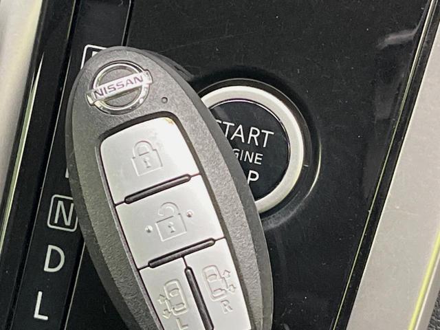 セレナ Ｘ　Ｖセレクション　両側電動ドア　全周囲カメラ　衝突被害軽減システム　禁煙車　スマートキー　ＨＩＤヘッド　ＥＴＣ　クルコン　オートライト　オートエアコン　Ｂｌｕｅｔｏｏｔｈ　ＣＤ　ＤＶＤ再生（42枚目）