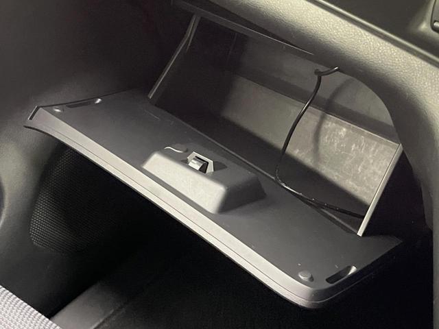 セレナ Ｘ　Ｖセレクション　両側電動ドア　全周囲カメラ　衝突被害軽減システム　禁煙車　スマートキー　ＨＩＤヘッド　ＥＴＣ　クルコン　オートライト　オートエアコン　Ｂｌｕｅｔｏｏｔｈ　ＣＤ　ＤＶＤ再生（55枚目）