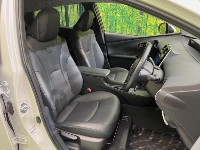 プリウス Ｓツーリングセレクション　純正９型ナビ　バックカメラ　衝突軽減　レーダークルーズ　禁煙車　合皮レザーシート　シートヒーター　ドラレコ　コーナーセンサー　スマートキー　ＬＥＤヘッド　ＥＴＣ２．０　オートハイビーム　車線逸脱警報（8枚目）