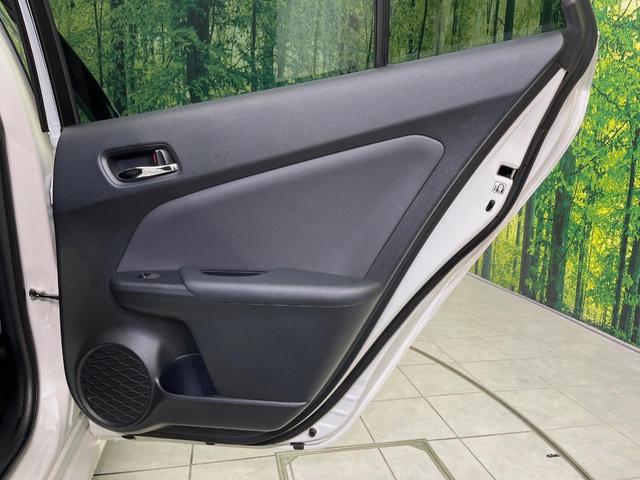 プリウス Ｓツーリングセレクション　純正９型ナビ　バックカメラ　衝突軽減　レーダークルーズ　禁煙車　合皮レザーシート　シートヒーター　ドラレコ　コーナーセンサー　スマートキー　ＬＥＤヘッド　ＥＴＣ２．０　オートハイビーム　車線逸脱警報（47枚目）