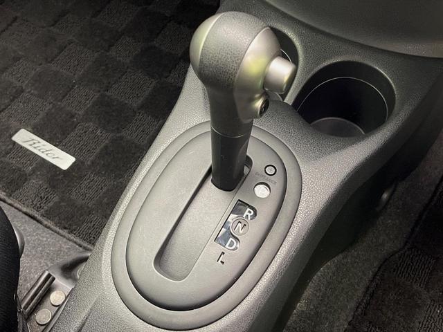 ノート ライダー 禁煙車 スマートキー ETC 純正15インチアルミホイール CD再生 アイドリングストップ 電動格納ミラー 盗難防止システム ドアバイザー パワーウィンドウ パワーステアリング プライバシーガラス(34枚目)