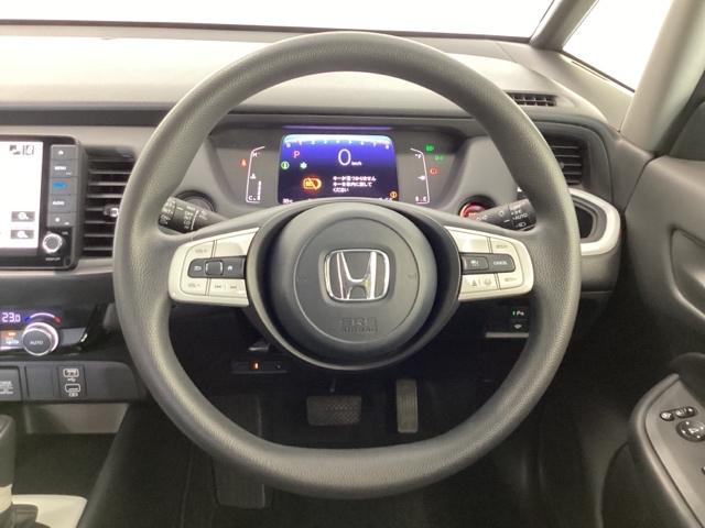 フィット ホーム　光触媒抗菌消臭施工済　ＡＷＤ　ＵＳＢ　盗難防止装置　パーキングセンサー　衝突軽減システム　Ｉ－ＳＴＯＰ　リヤカメラ　地デジＴＶ　ＬＥＤヘッド　ＶＳＡ　ＤＶＤ　クルコン　ドラレコ　オートエアコン（12枚目）