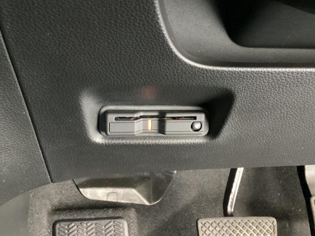 フィット ホーム　光触媒抗菌消臭施工済　ＡＷＤ　ＵＳＢ　盗難防止装置　パーキングセンサー　衝突軽減システム　Ｉ－ＳＴＯＰ　リヤカメラ　地デジＴＶ　ＬＥＤヘッド　ＶＳＡ　ＤＶＤ　クルコン　ドラレコ　オートエアコン（15枚目）