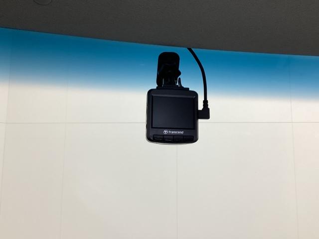 Ｎ－ＢＯＸ ＧＳＳパッケージ　光触媒抗菌消臭施工済　Ｗ電動ドア　Ｉストップ　ダブルエアバック　ＴＶナビ　イモビ　１セグＴＶ　スマートキー＆プッシュスタート　ＤＶＤ視聴可　ベンチシ－ト　フルオートエアコン　キーレスエントリ　横滑防止（15枚目）