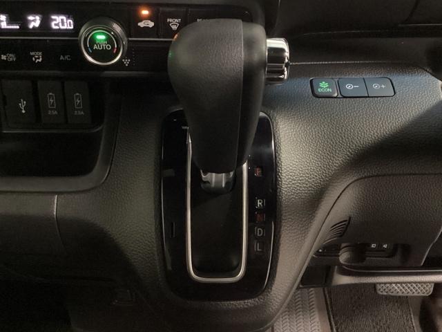 N-BOXカスタム G・Lホンダセンシング 光触媒抗菌消臭施工済 地デジTV 助手席エアバッグ キーレス アイドリングST セキュリティーアラーム スマ-トキ- リアカメラ ナビTV ETC 前車追従機能 サイドエアバッグ LEDヘッドライト(8枚目)