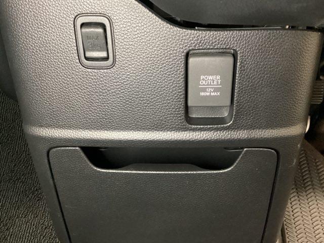 N-BOXカスタム G・Lホンダセンシング 光触媒抗菌消臭施工済 地デジTV 助手席エアバッグ キーレス アイドリングST セキュリティーアラーム スマ-トキ- リアカメラ ナビTV ETC 前車追従機能 サイドエアバッグ LEDヘッドライト(19枚目)