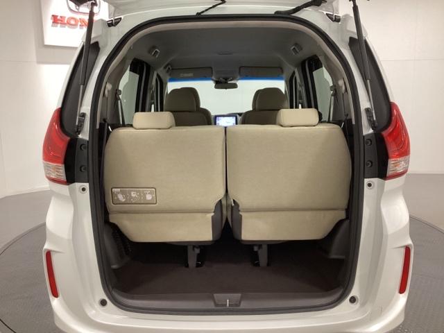 フリード Ｇ・ホンダセンシング　リモコンエンジンスターター付　光触媒抗菌消臭施工済　Ｆセグ　追突被害軽減ブレーキ　ｉストップ　Ｗエアバッグ　パワーウィンドウ　アクティブクルーズコントロール　スマートキ　カラーバックモニター　ＶＳＡ（20枚目）