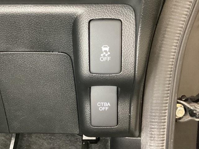 N-BOXカスタム G 光触媒抗菌消臭施工済 Bカメラ アイドリングSTOP スマキー 地デジTV 運転席エアバッグ パワーステアリング パワーウィンドウ ナビTV フルタイム4WD 盗難防止 ETC エアコン DVD再生(14枚目)