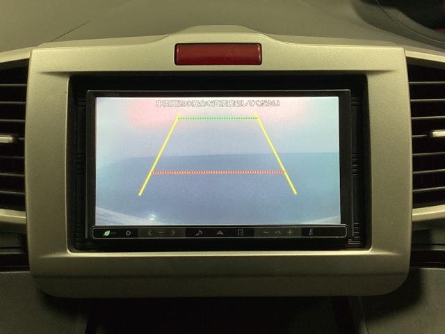 フリードハイブリッド ジャストセレクション　光触媒抗菌消臭施工済　ナビテレビ　セキュリティー　横滑り防止機能　オートクルーズ　エアバック　ウォークスルー　ＤＶＤ再生可能　キーレスエントリー　ワンセグＴＶ　ＰＳ　ＥＴＣ　３列　フルオートエアコン（7枚目）