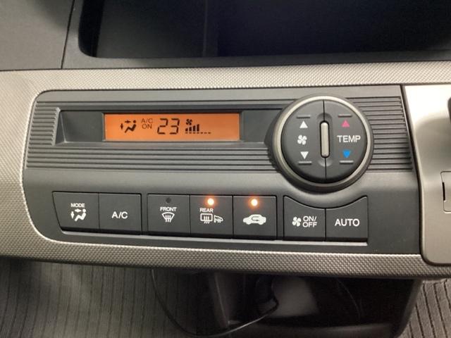 フリードハイブリッド ジャストセレクション　光触媒抗菌消臭施工済　ナビテレビ　セキュリティー　横滑り防止機能　オートクルーズ　エアバック　ウォークスルー　ＤＶＤ再生可能　キーレスエントリー　ワンセグＴＶ　ＰＳ　ＥＴＣ　３列　フルオートエアコン（9枚目）