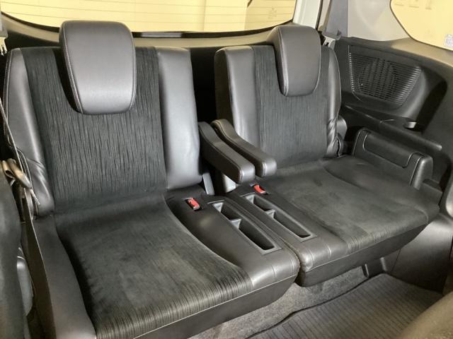 フリードハイブリッド ジャストセレクション　光触媒抗菌消臭施工済　ナビテレビ　セキュリティー　横滑り防止機能　オートクルーズ　エアバック　ウォークスルー　ＤＶＤ再生可能　キーレスエントリー　ワンセグＴＶ　ＰＳ　ＥＴＣ　３列　フルオートエアコン（18枚目）