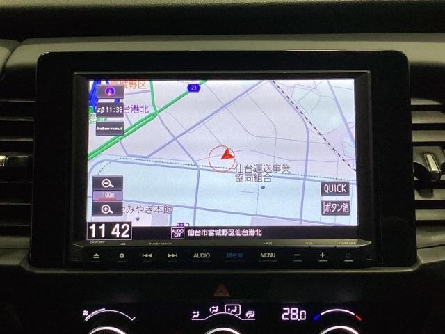 フィット ホーム 光触媒抗菌消臭施工済 衝突軽減ブレーキ リアカメ LEDライト オートライト クリアランスソナー フルセグTV エアバッグ iストップ スマ-トキ- 盗難防止装置 ETC車載器 Wエアバック DVD(7枚目)