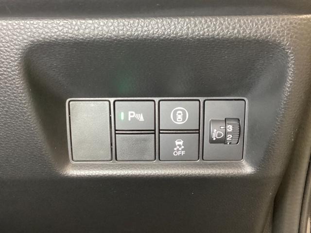 フィット ホーム 光触媒抗菌消臭施工済 衝突軽減ブレーキ リアカメ LEDライト オートライト クリアランスソナー フルセグTV エアバッグ iストップ スマ-トキ- 盗難防止装置 ETC車載器 Wエアバック DVD(14枚目)