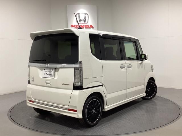 Ｎ－ＢＯＸカスタム ＧターボＳＳブラックスタイルパッケージ　光触媒抗菌消臭施工済　カーテンエアバック　ナビＴＶ　バックモニター　地デジＴＶ　前席シートヒーター　盗難防止システム　横滑り防止　ＤＶＤ　キーレス　パワステ　Ｉ－ＳＴＯＰ　エアコン　ターボ　ＡＢＳ（3枚目）