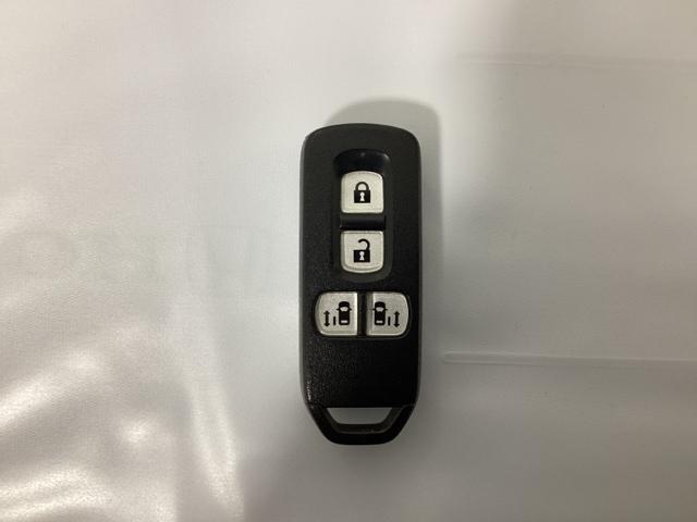 Ｎ－ＢＯＸカスタム ＧターボＳＳブラックスタイルパッケージ　光触媒抗菌消臭施工済　カーテンエアバック　ナビＴＶ　バックモニター　地デジＴＶ　前席シートヒーター　盗難防止システム　横滑り防止　ＤＶＤ　キーレス　パワステ　Ｉ－ＳＴＯＰ　エアコン　ターボ　ＡＢＳ（13枚目）