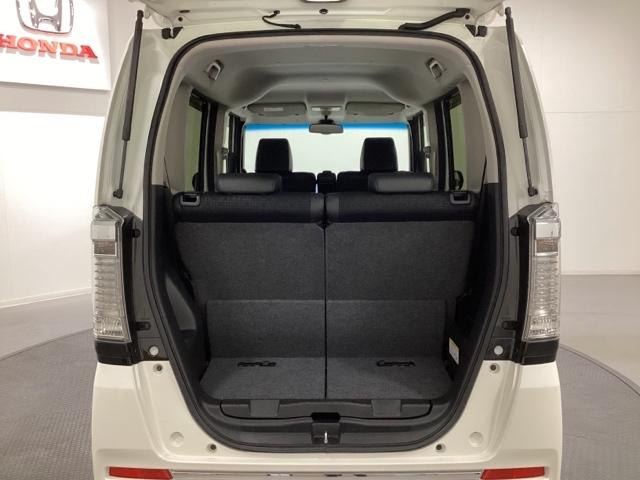 Ｎ－ＢＯＸカスタム ＧターボＳＳブラックスタイルパッケージ　光触媒抗菌消臭施工済　カーテンエアバック　ナビＴＶ　バックモニター　地デジＴＶ　前席シートヒーター　盗難防止システム　横滑り防止　ＤＶＤ　キーレス　パワステ　Ｉ－ＳＴＯＰ　エアコン　ターボ　ＡＢＳ（20枚目）