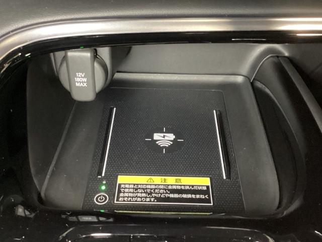 ヴェゼル ｅ：ＨＥＶＺ　中古スタッドレスタイヤ、純正メモリーナビ、ドライブレコーダー前後装着＋ＥＴＣ２．０付　当社デモカー　盗難防止装置　１オーナー　ドラレコ付き　Ｒカメラ　フルセグテレビ　スマ－トキ－　ＥＴＣ車載器　ＡＢＳ（14枚目）