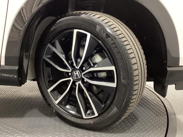 ヴェゼル ｅ：ＨＥＶＺ　中古スタッドレスタイヤ、純正メモリーナビ、ドライブレコーダー前後装着＋ＥＴＣ２．０付　当社デモカー　盗難防止装置　１オーナー　ドラレコ付き　Ｒカメラ　フルセグテレビ　スマ－トキ－　ＥＴＣ車載器　ＡＢＳ（30枚目）