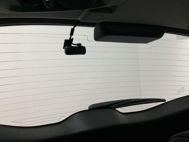 フィット e:HEVホーム 中古スタッドレスタイヤ、純正メモリーナビ、ドライブレコーダー前後装着+ETC2.0付 当社デモカー リヤカメラ VSA サイドカーテンエアバック 前後ソナー スマートキ ECONモード 踏み間違い防止(19枚目)