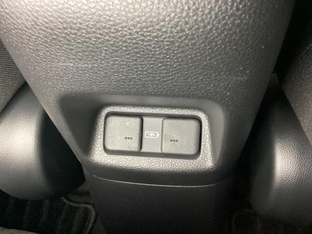 フィット e:HEVホーム 中古スタッドレスタイヤ、純正メモリーナビ、ドライブレコーダー前後装着+ETC2.0付 当社デモカー リヤカメラ VSA サイドカーテンエアバック 前後ソナー スマートキ ECONモード 踏み間違い防止(22枚目)