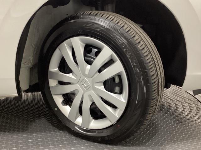 フィット e:HEVホーム 中古スタッドレスタイヤ、純正メモリーナビ、ドライブレコーダー前後装着+ETC2.0付 当社デモカー リヤカメラ VSA サイドカーテンエアバック 前後ソナー スマートキ ECONモード 踏み間違い防止(27枚目)